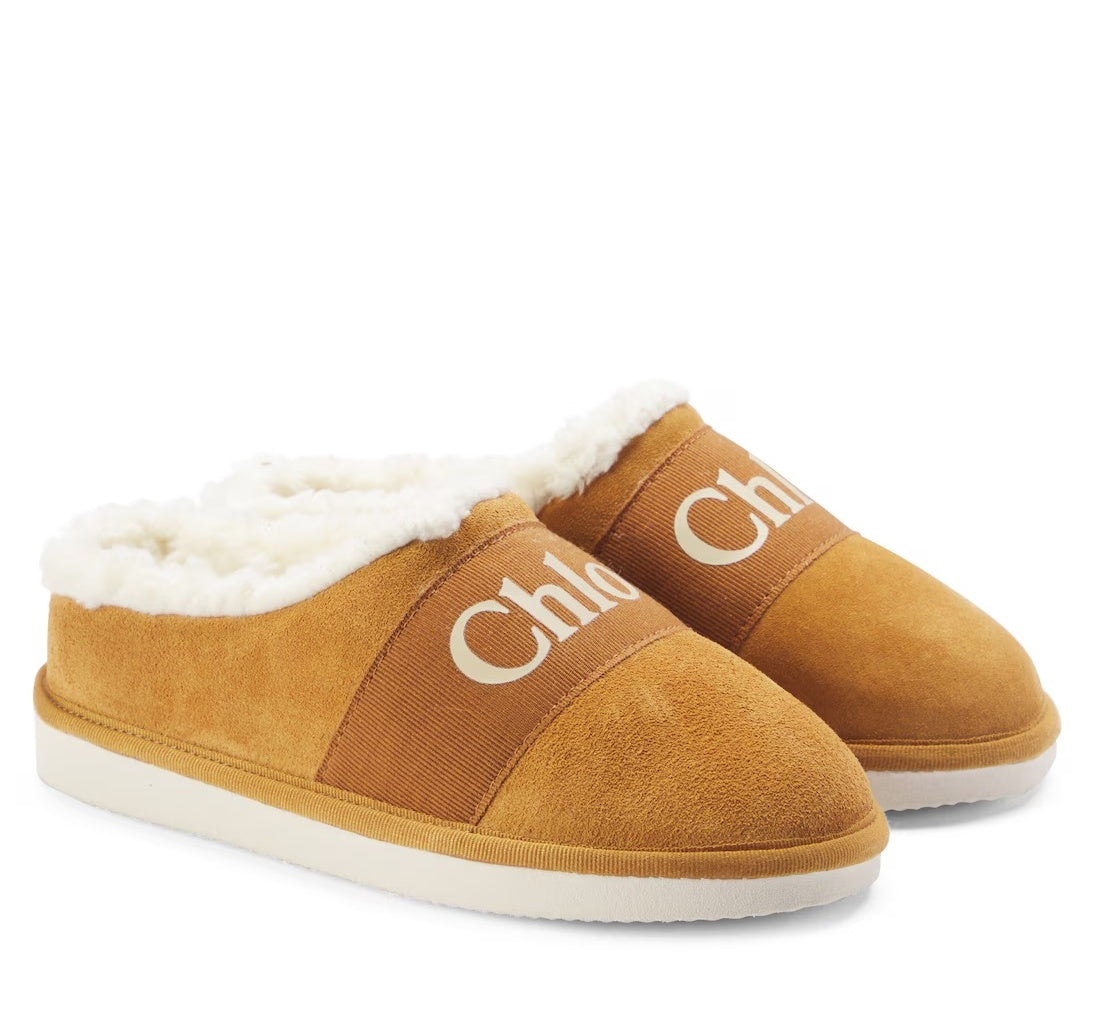 【お取り寄せ】『Chloe』 スエード ロゴ スリッポン <要在庫確認>