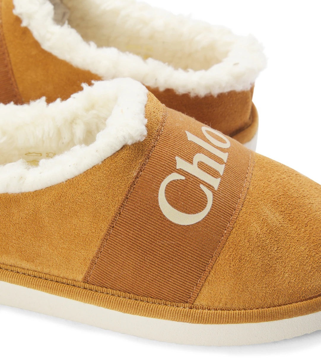 【お取り寄せ】『Chloe』 スエード ロゴ スリッポン <要在庫確認>